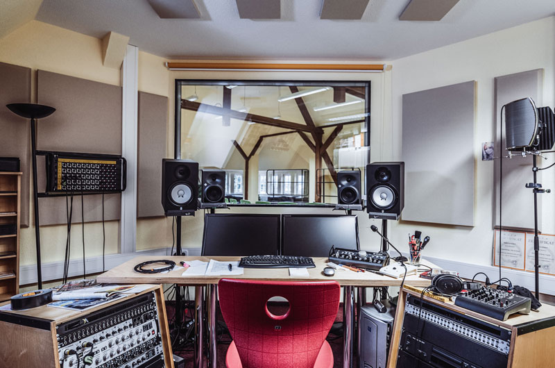 Wer wollte nicht einmal im Leben ein Rockstart sein. In der Jugendherberge Wernigerode bestehet zumindest die Möglichkeit sein musikalisches aufzuzeichnen. Was für ein Abenteuer!
