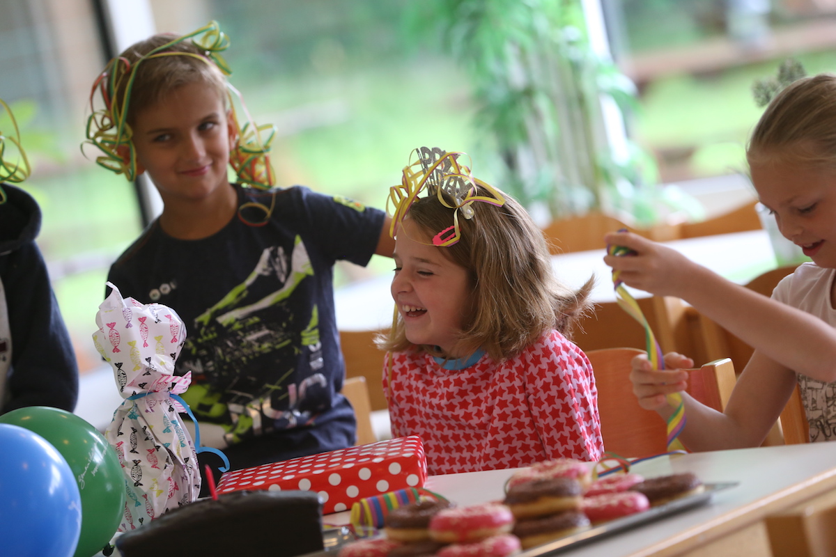 Kindergeburstag feiern in der Jugendherberge mit Geschenken